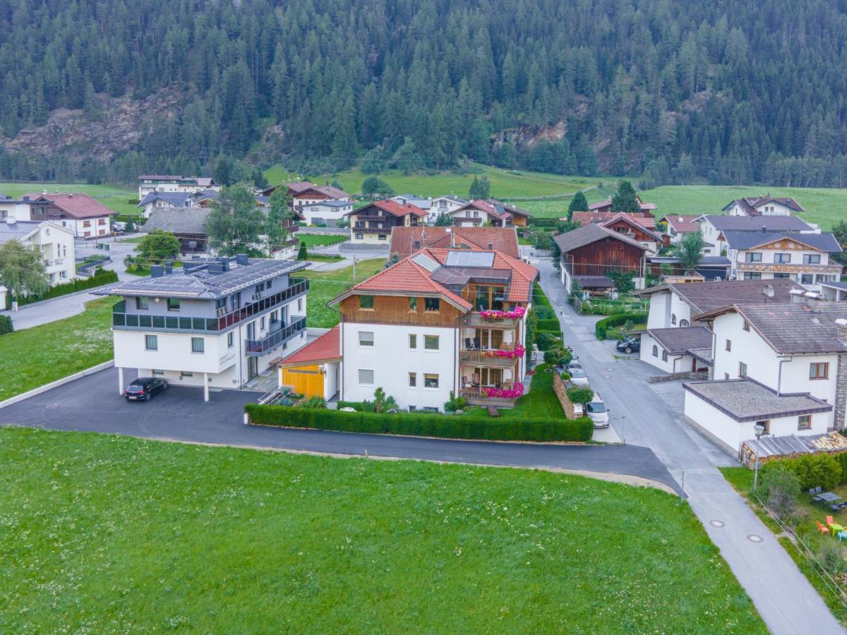Ferienwohnungen Vier Jahreszeiten Langenfeld Exterior photo